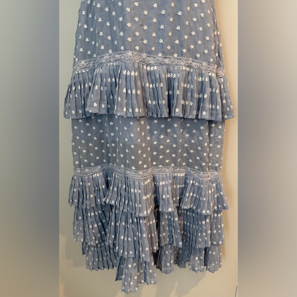 LULUS Fleur 'Em Tiered Ruffle Embroidered Midi Dress size Small Womens - Picture 3 of 7